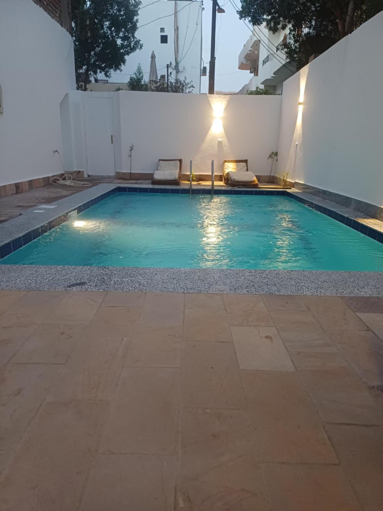 Tara * Luxor